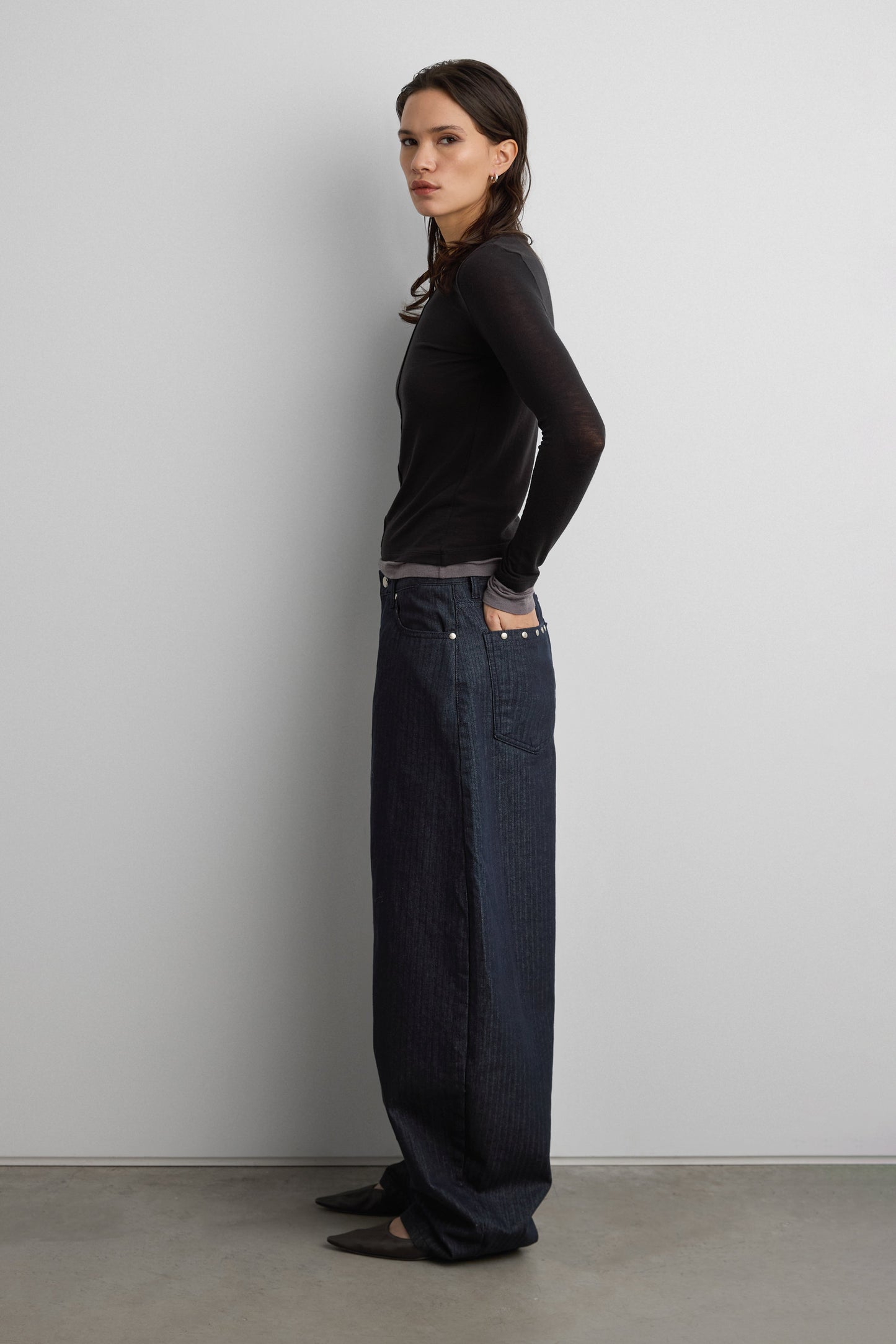 HERRINGBONE STUDDED BARREL JEAN