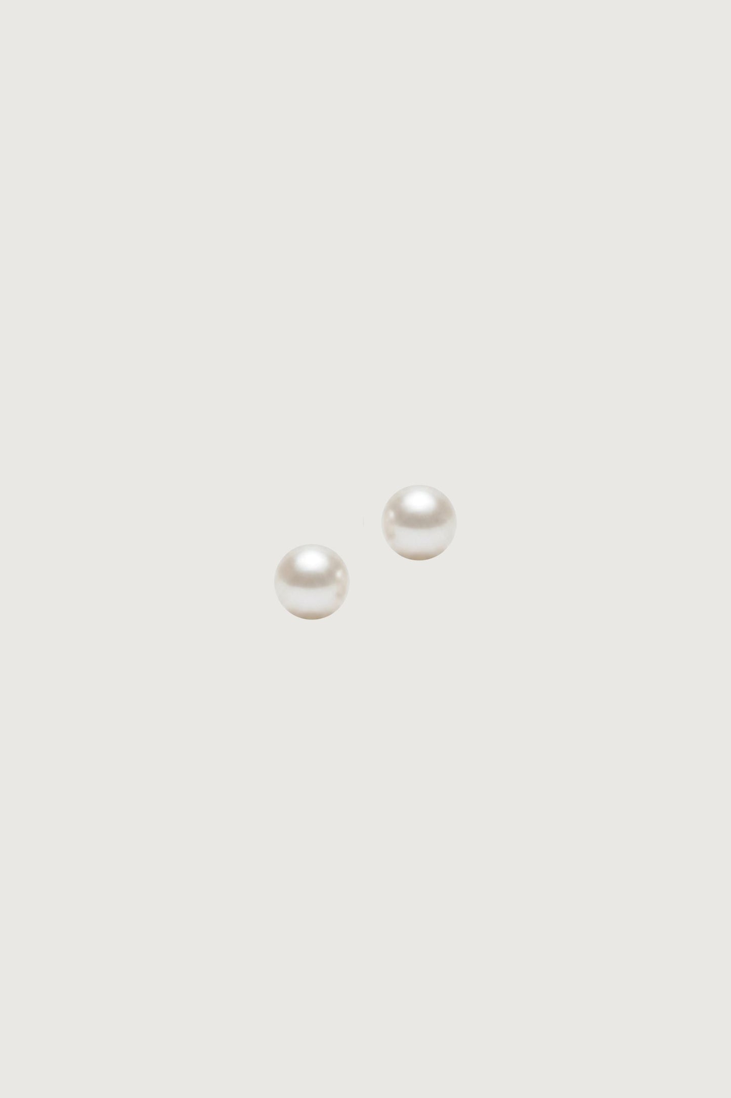 MINIMAL PEARL STUD EARRINGS