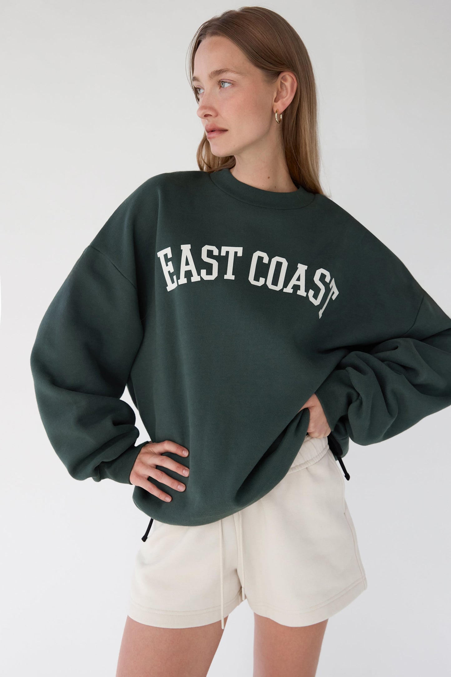 OVERSIZED GRAPHIC SWEATSHIRT