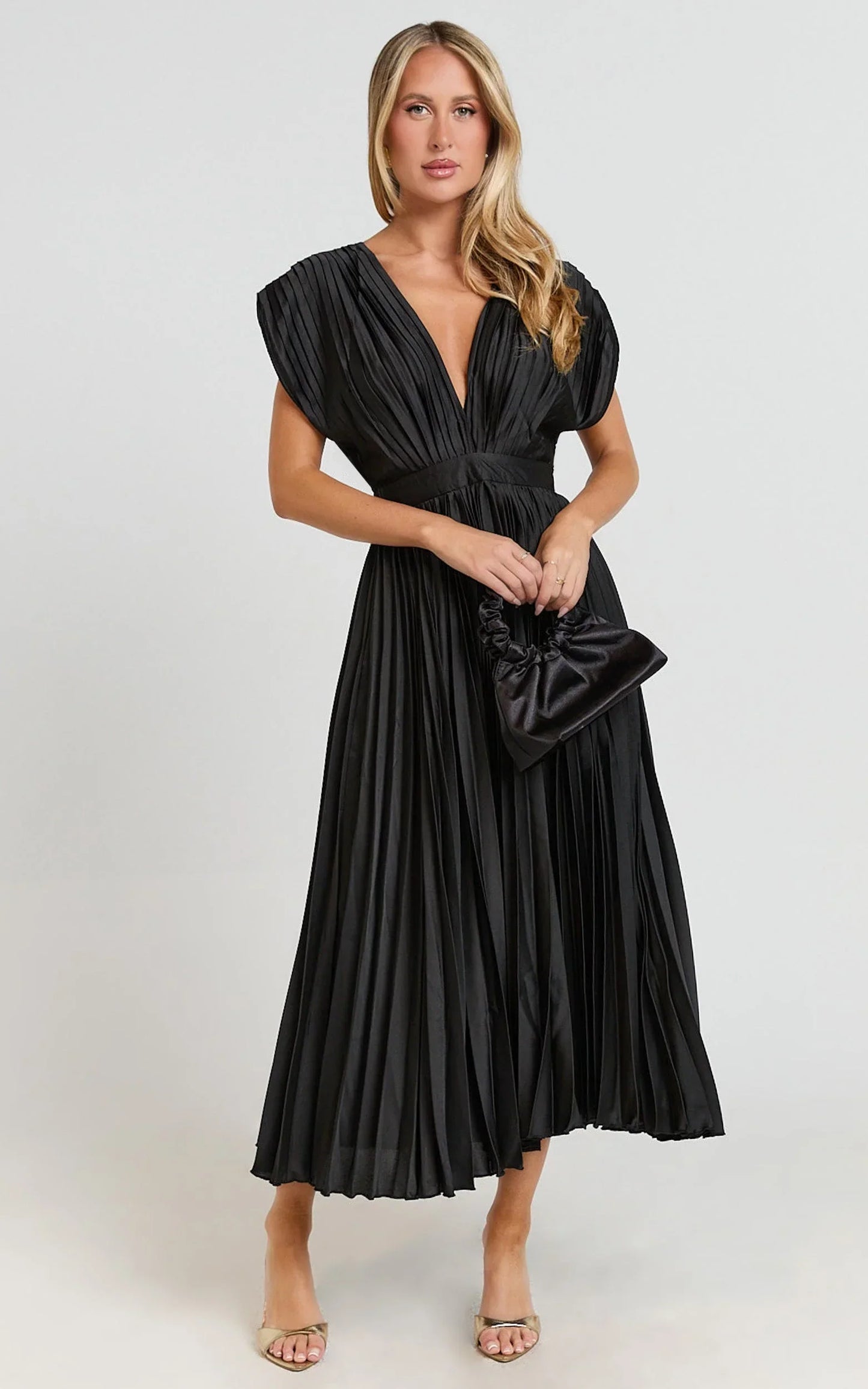 Della Midi Dress - Plunge Neck Short Sleeve Pleated Dress in Black
