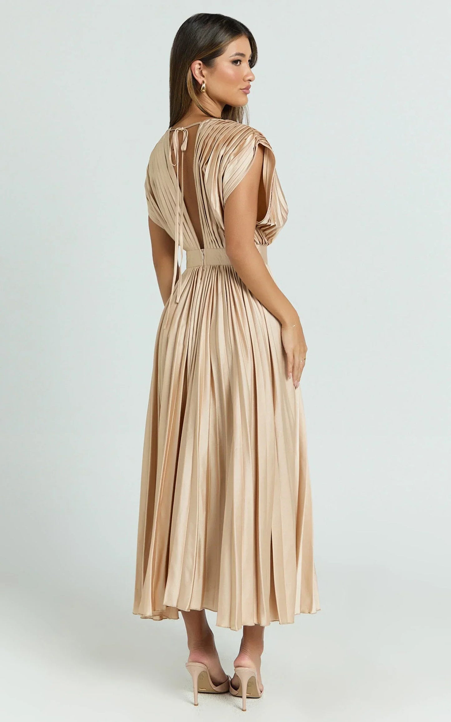 Della Midi Dress - Plunge Neck Short Sleeve Pleated Dress in Champagne