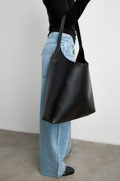 EVERYDAY SHOULDER BAG