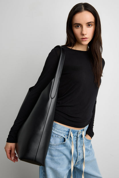 EVERYDAY SHOULDER BAG