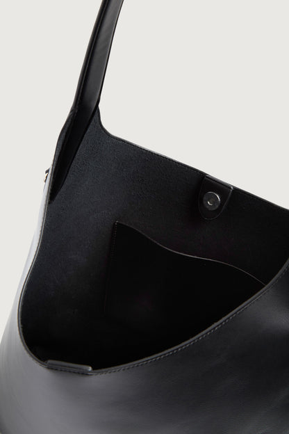 EVERYDAY SHOULDER BAG