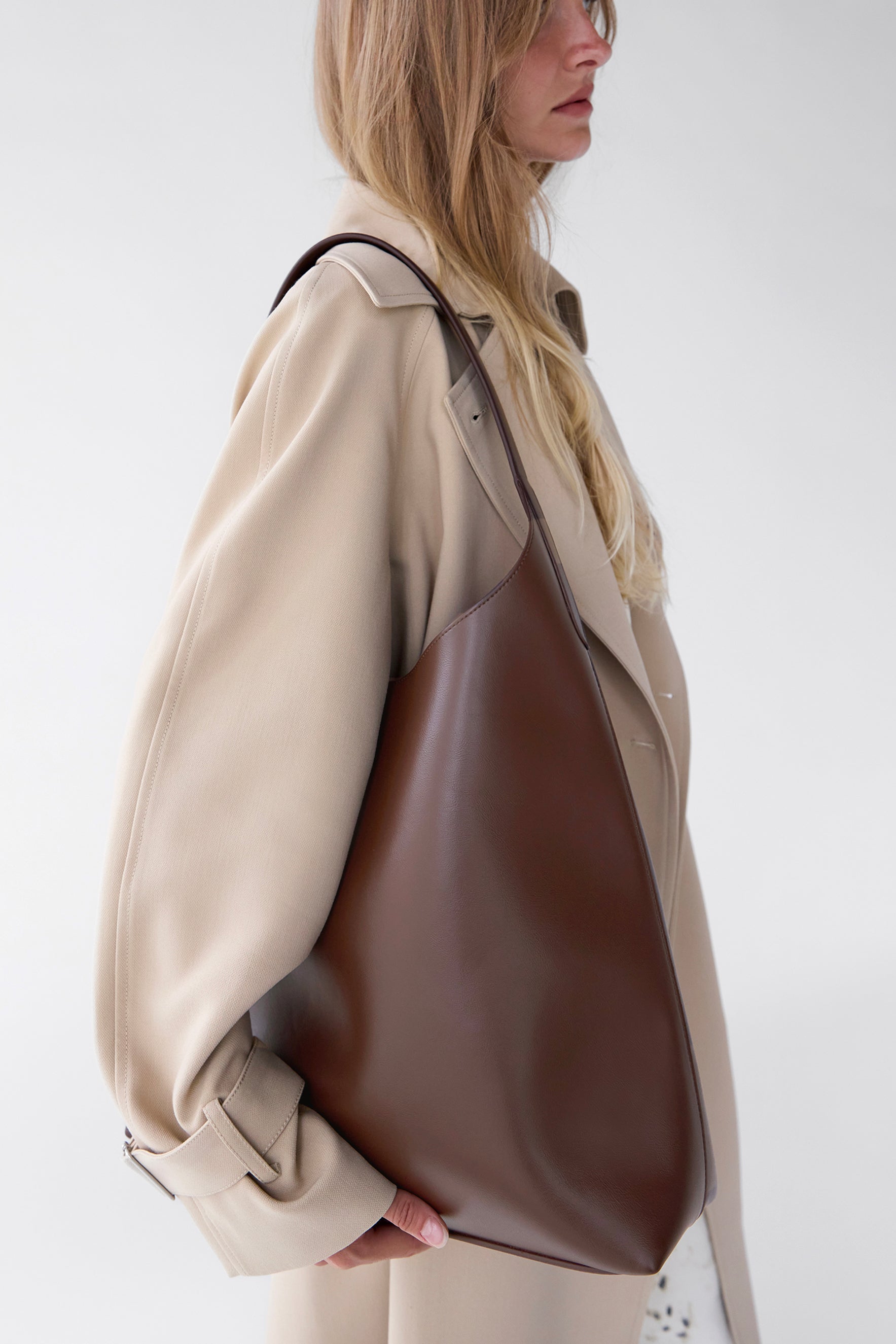 EVERYDAY SHOULDER BAG