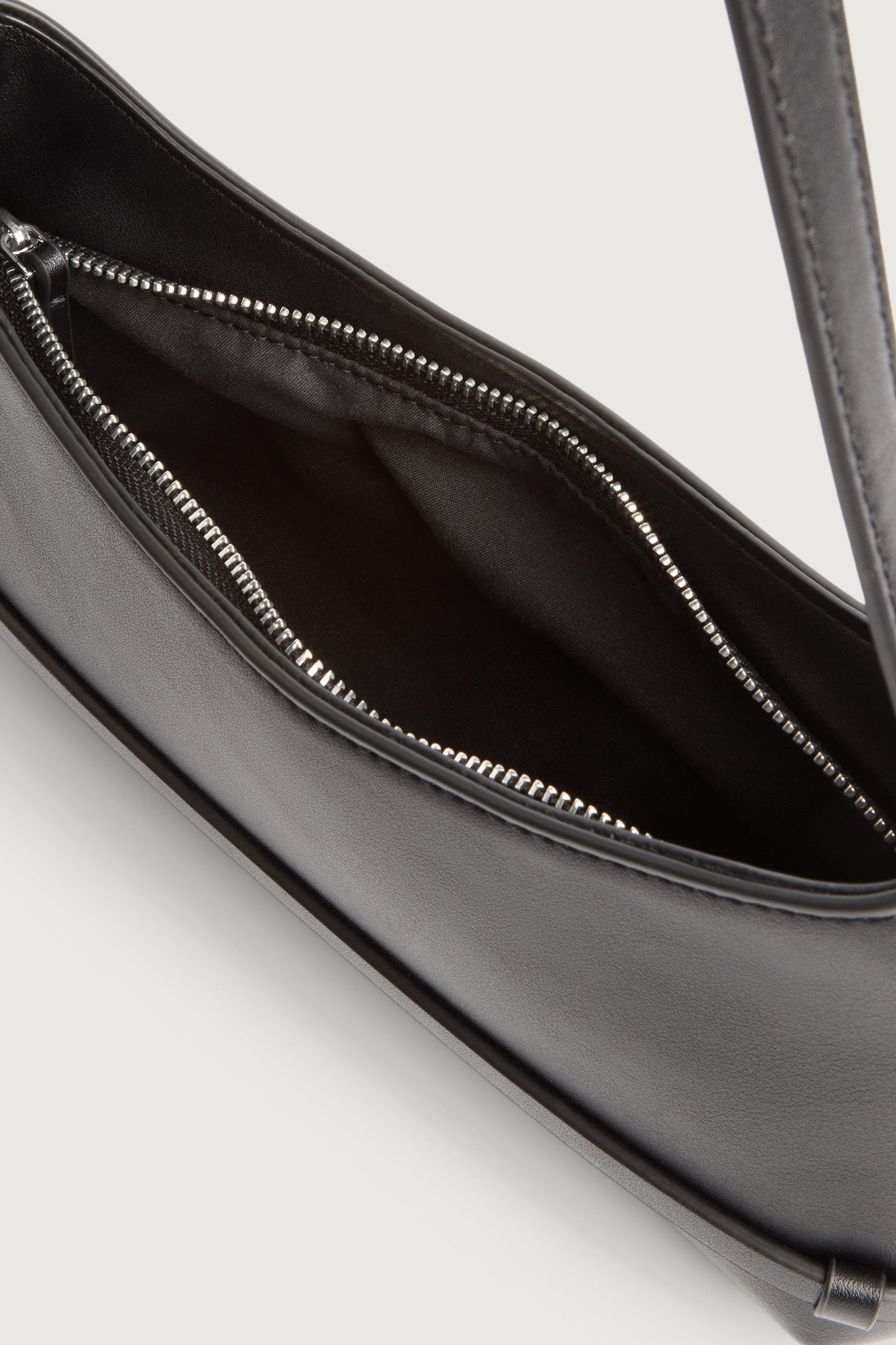 FRANKIE SHOULDER BAG
