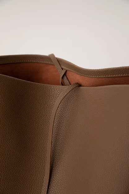 AMELIA LEATHER TOTE BAG