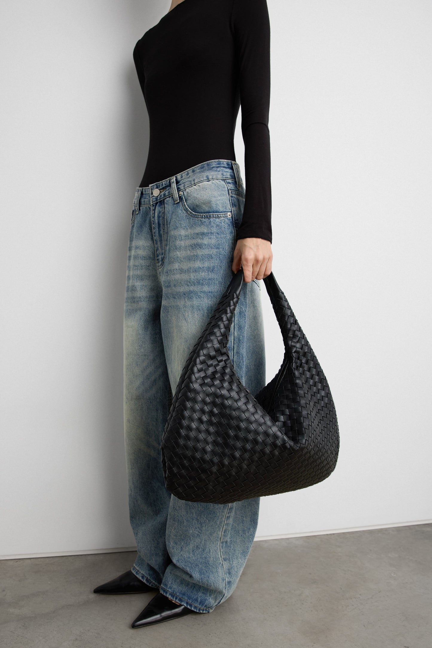 BLAKE SHOULDER BAG