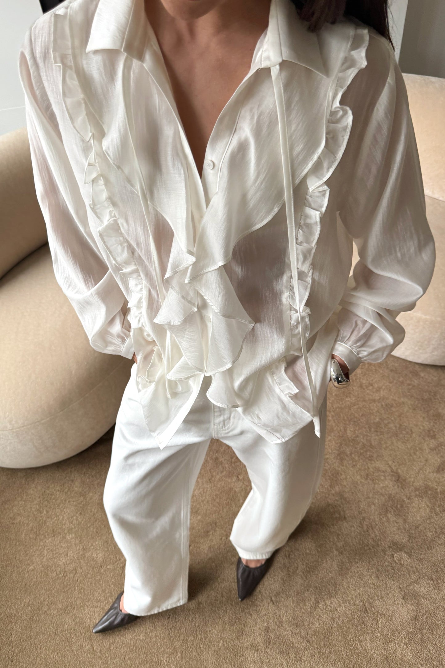 RUFFLE TIE BLOUSE
