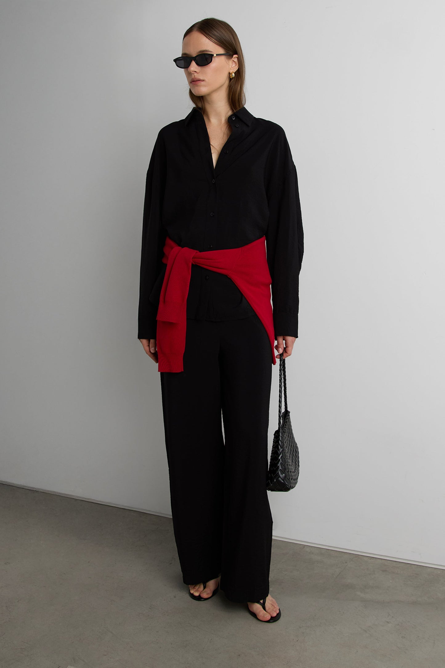 LIGHTWEIGHT CRINKLED SHIRT WITH BACK CINCHING BUTTONS