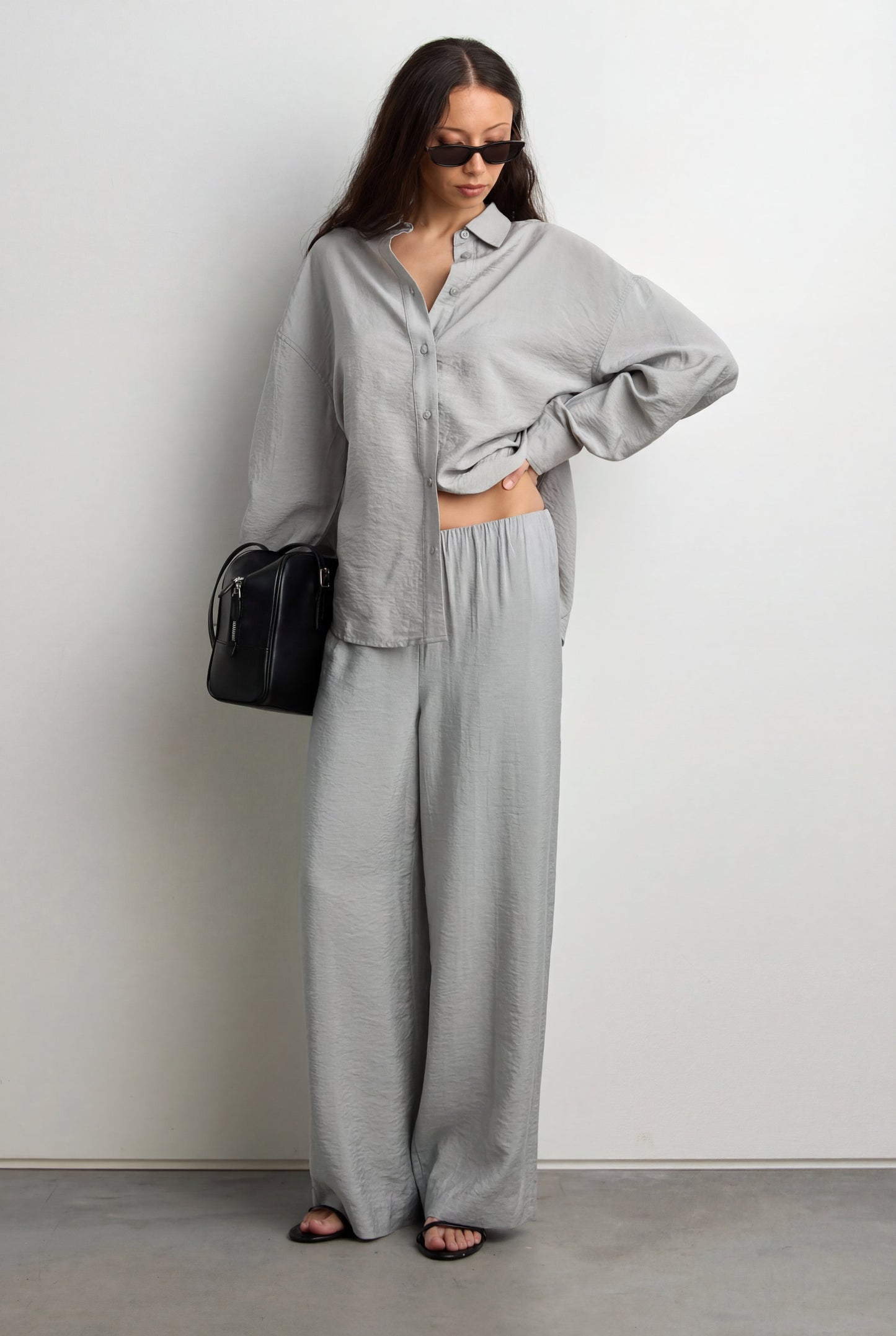LIGHTWEIGHT CRINKLED SHIRT WITH BACK CINCHING BUTTONS