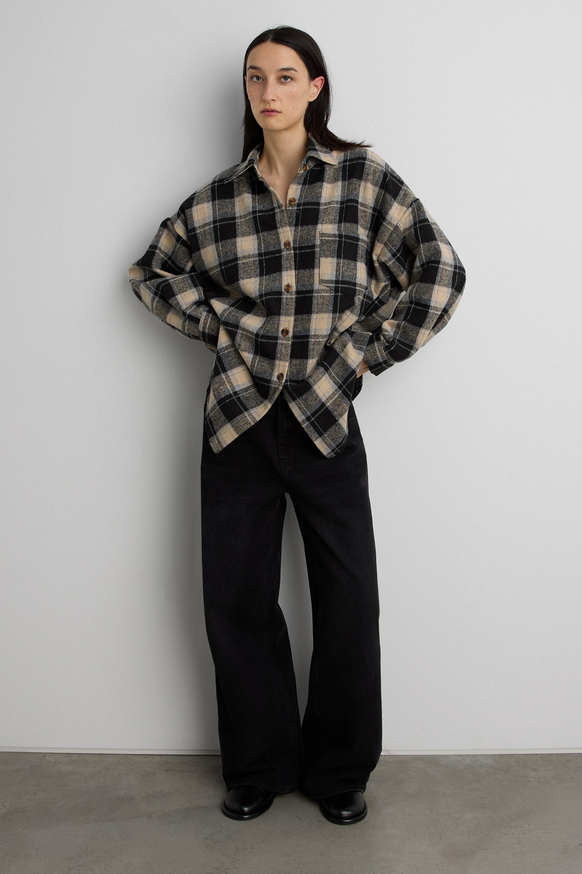 OVERSIZED BRUSHED WOOL PLAID BUTTON UP SHIRT