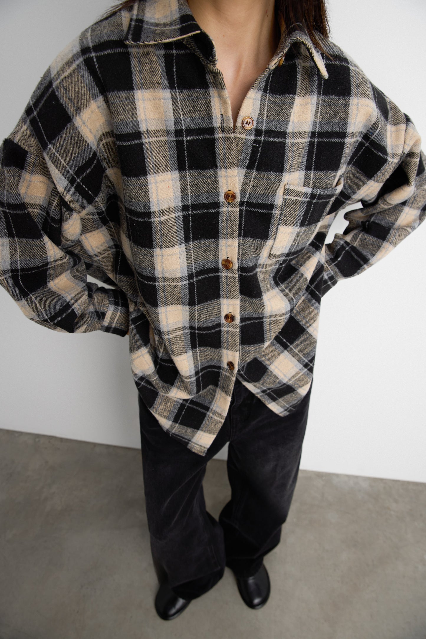 OVERSIZED BRUSHED WOOL PLAID BUTTON UP SHIRT