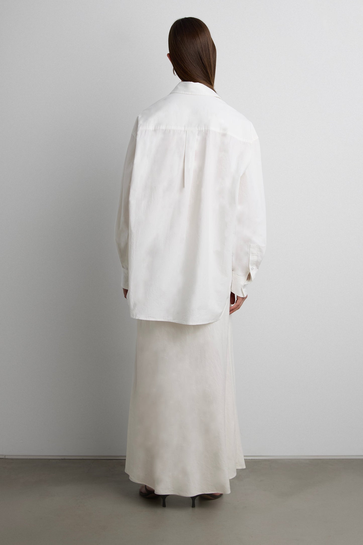 OVERSIZED SHIRT WITH FLORAL EMBROIDERY
