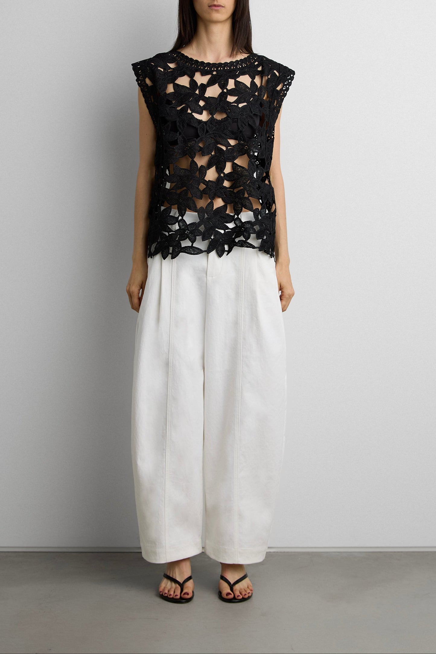 FLORAL GUIPURE LACE WOVEN TOP