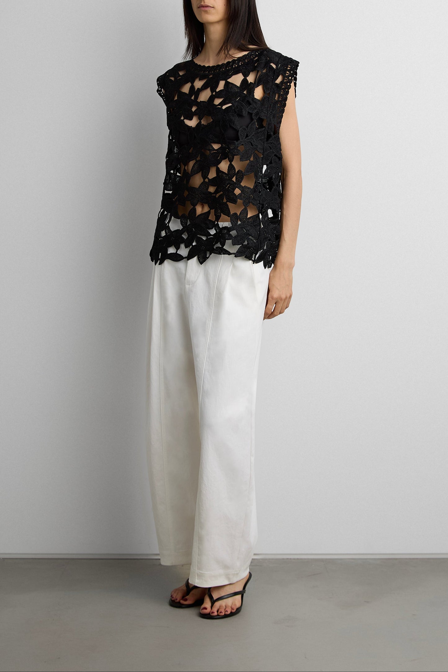 FLORAL GUIPURE LACE WOVEN TOP