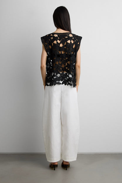 FLORAL GUIPURE LACE WOVEN TOP