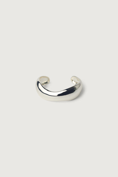 THICK WAVY CUFF BRACELET