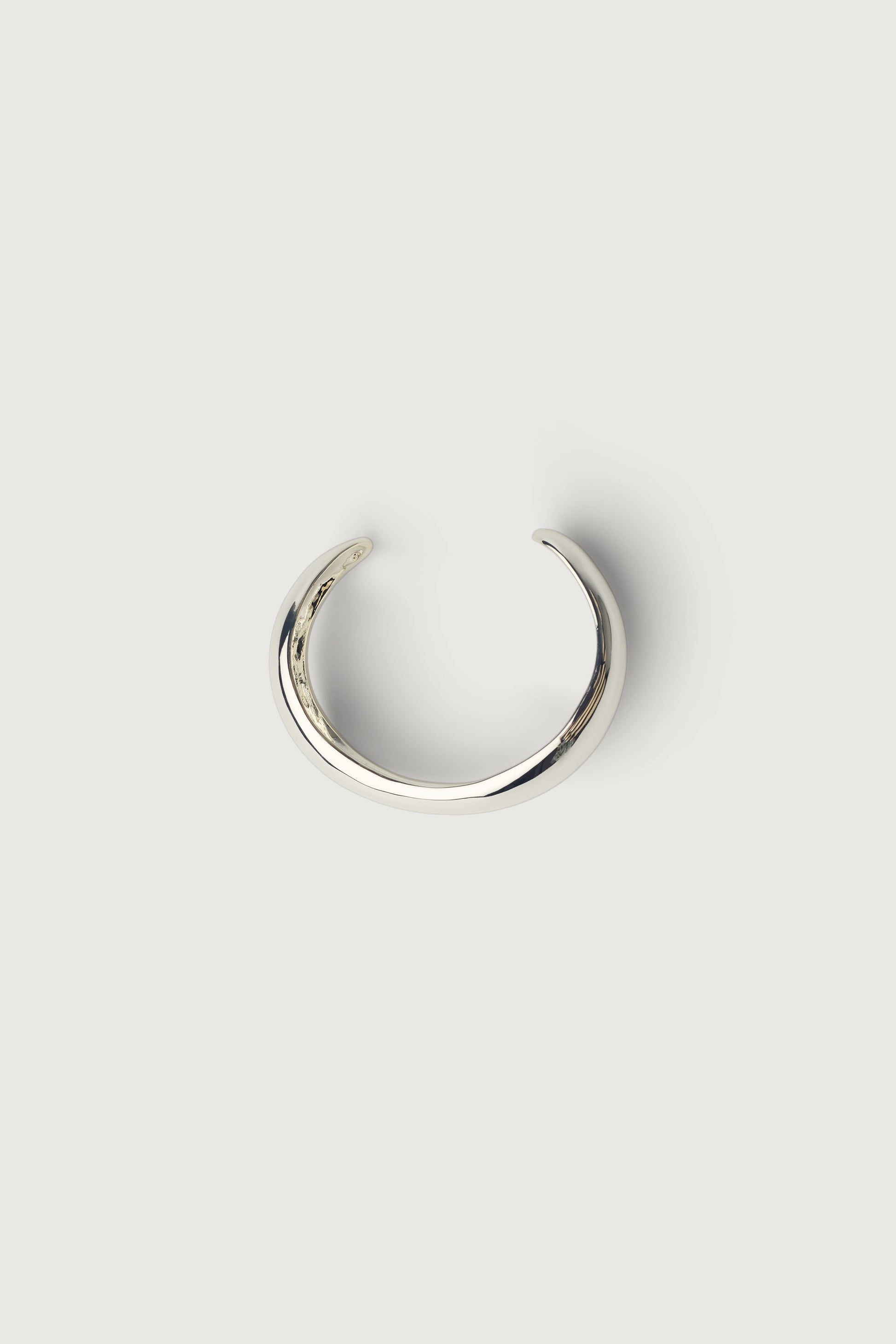 THICK WAVY CUFF BRACELET
