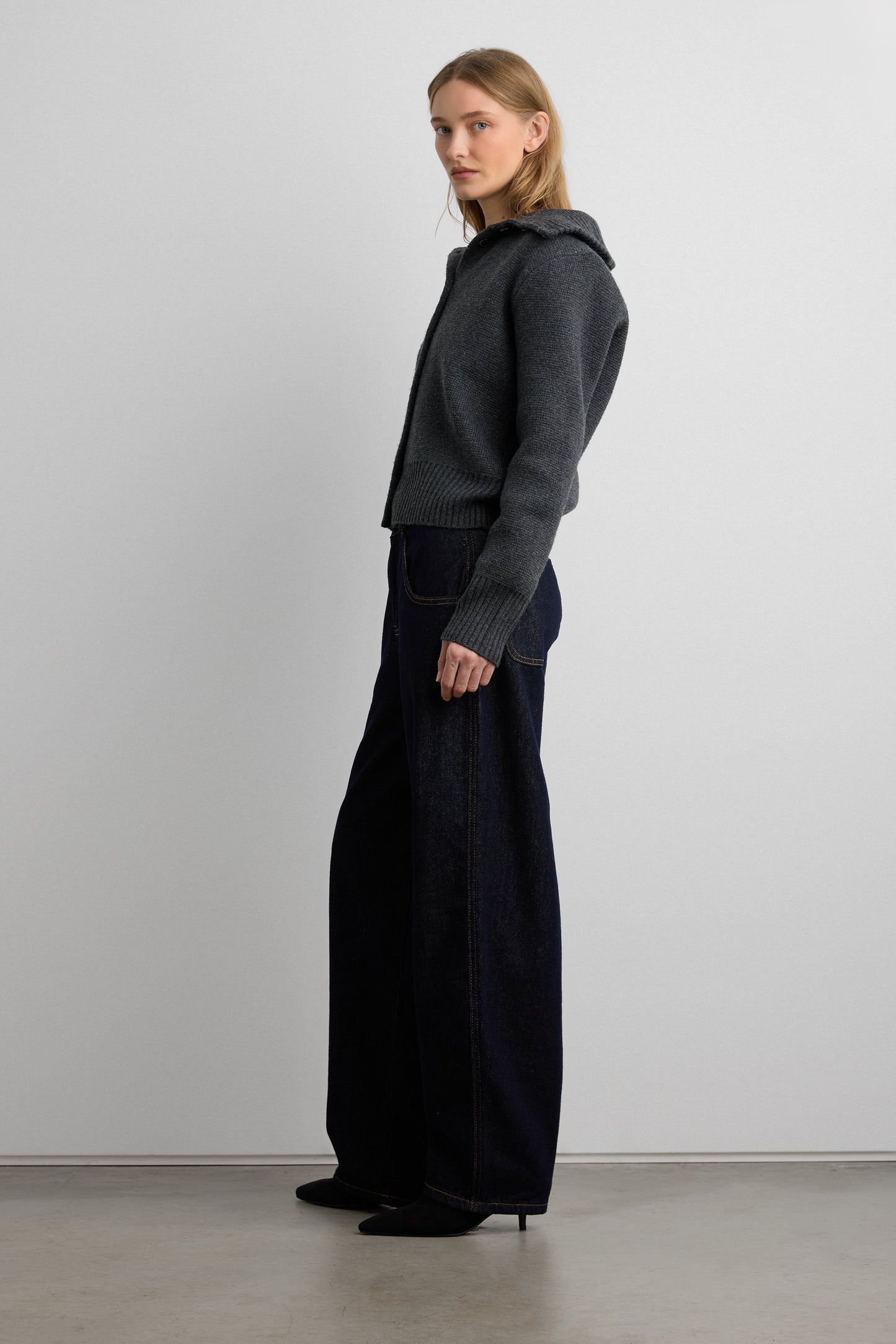 HIGH COLLAR BUTTON FRONT CARDIGAN