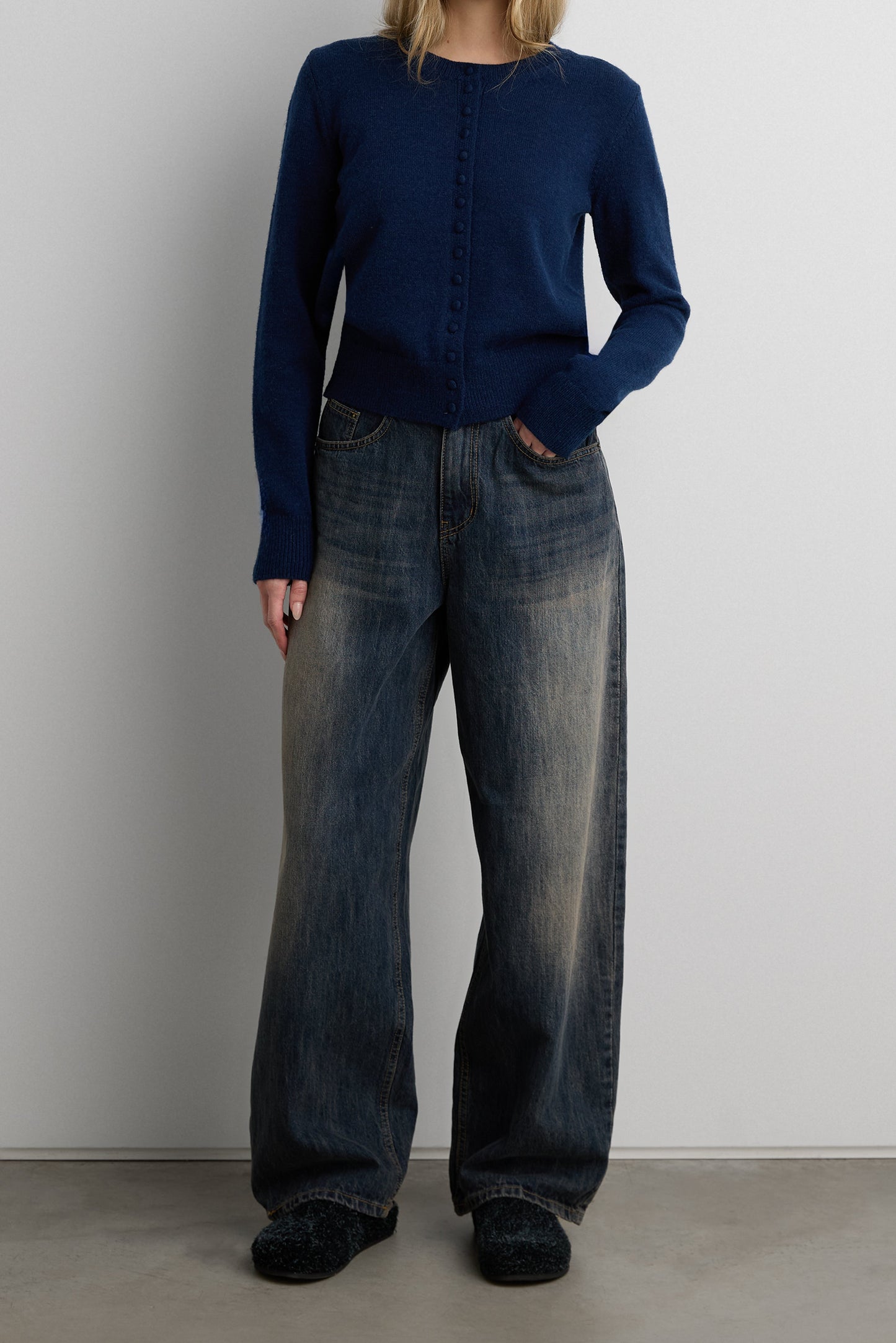 CLASSIC FIT CARDIGAN WITH COVERED BUTTONS