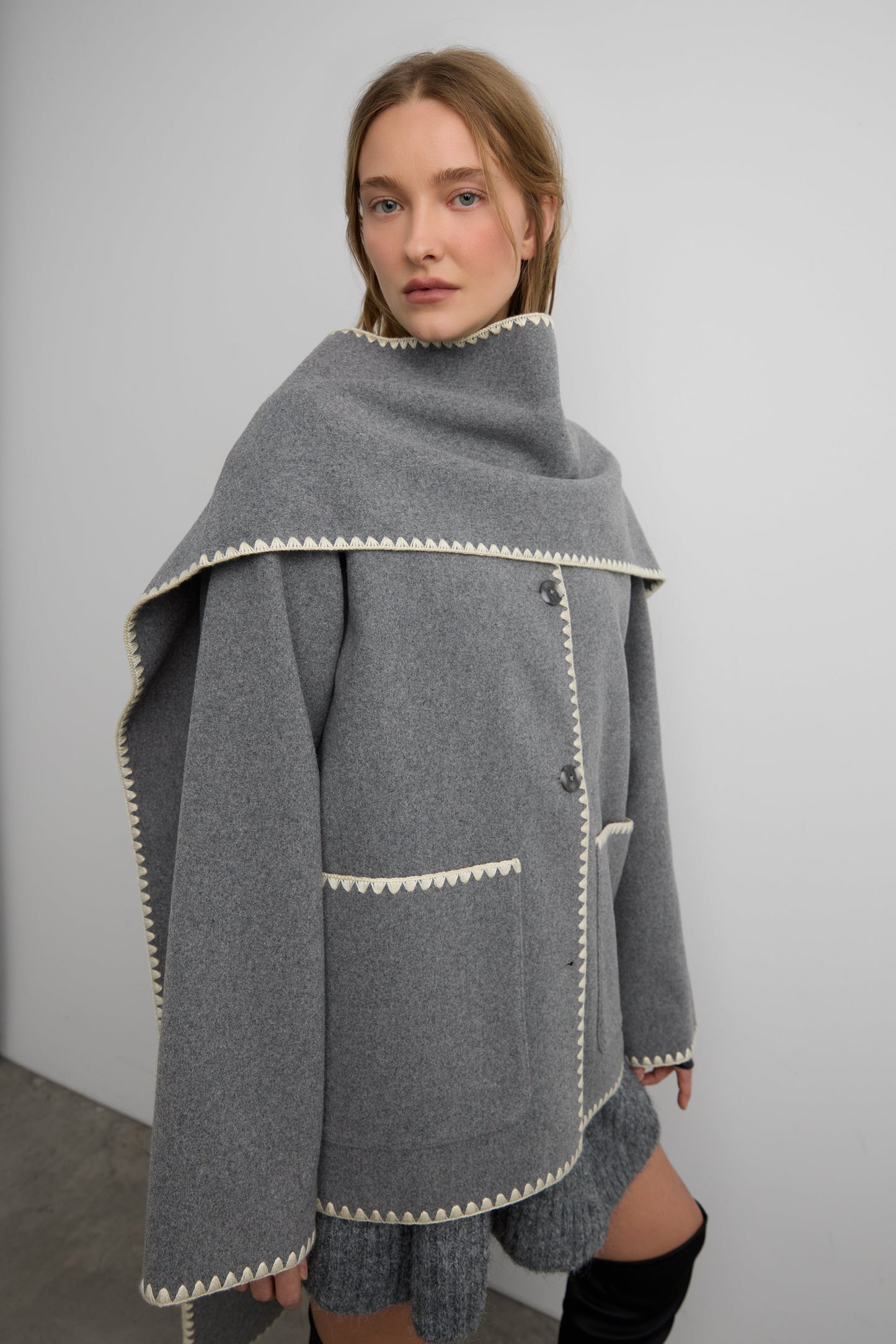 WOOL-BLEND CONTRAST STITCH SCARF JACKE