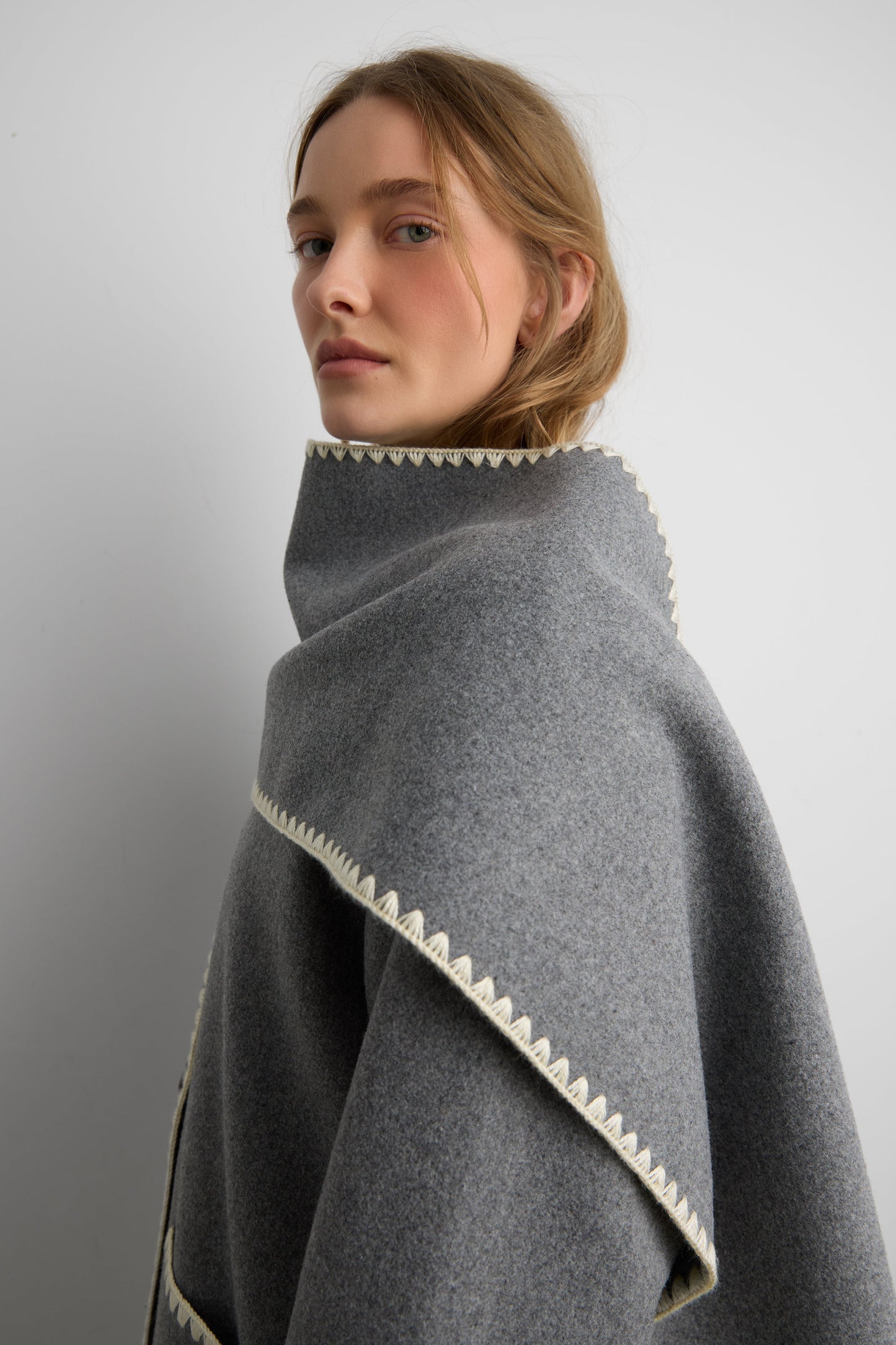 WOOL-BLEND CONTRAST STITCH SCARF JACKE