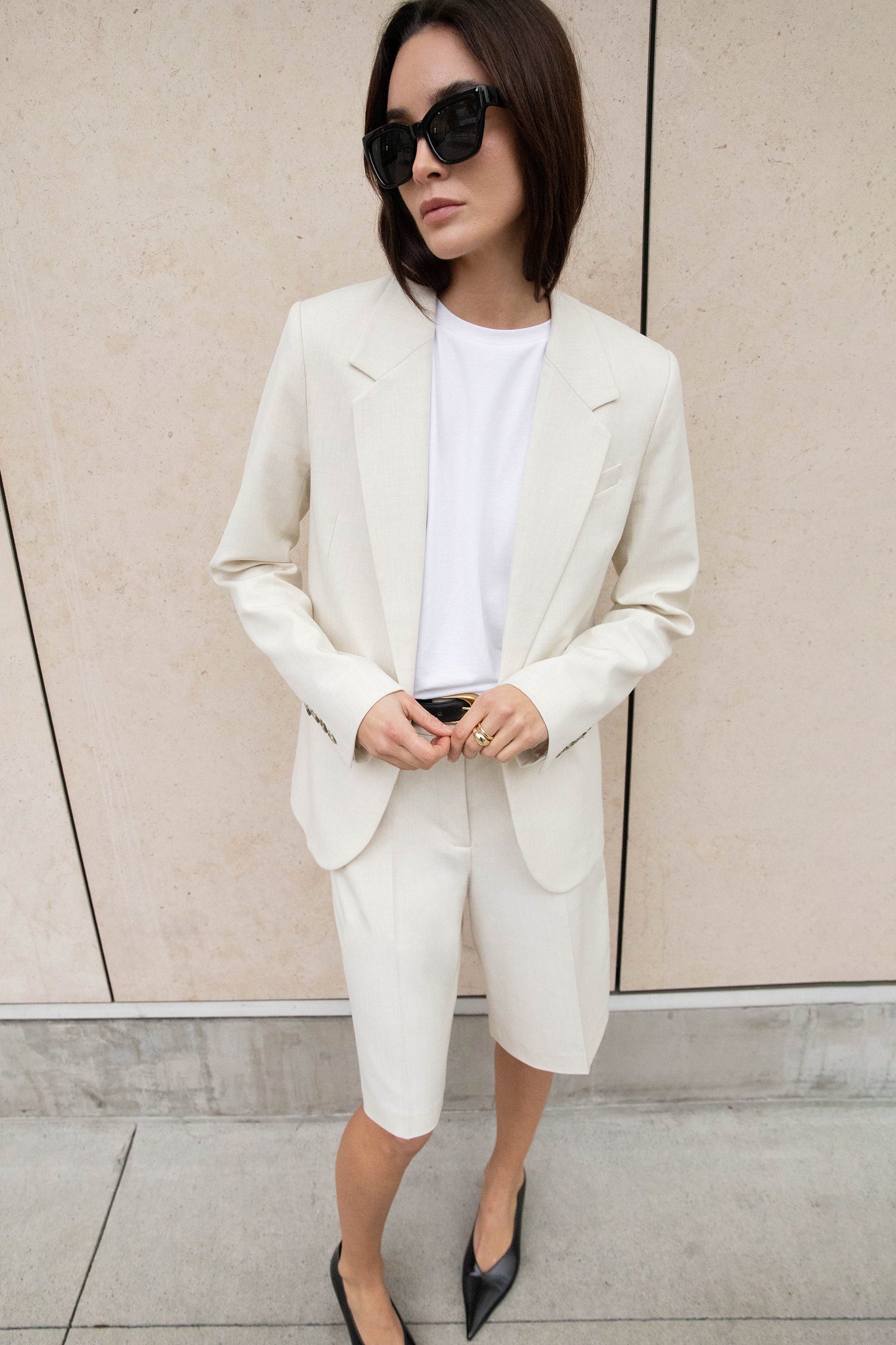 CLASSIC FIT SUITING BLAZER