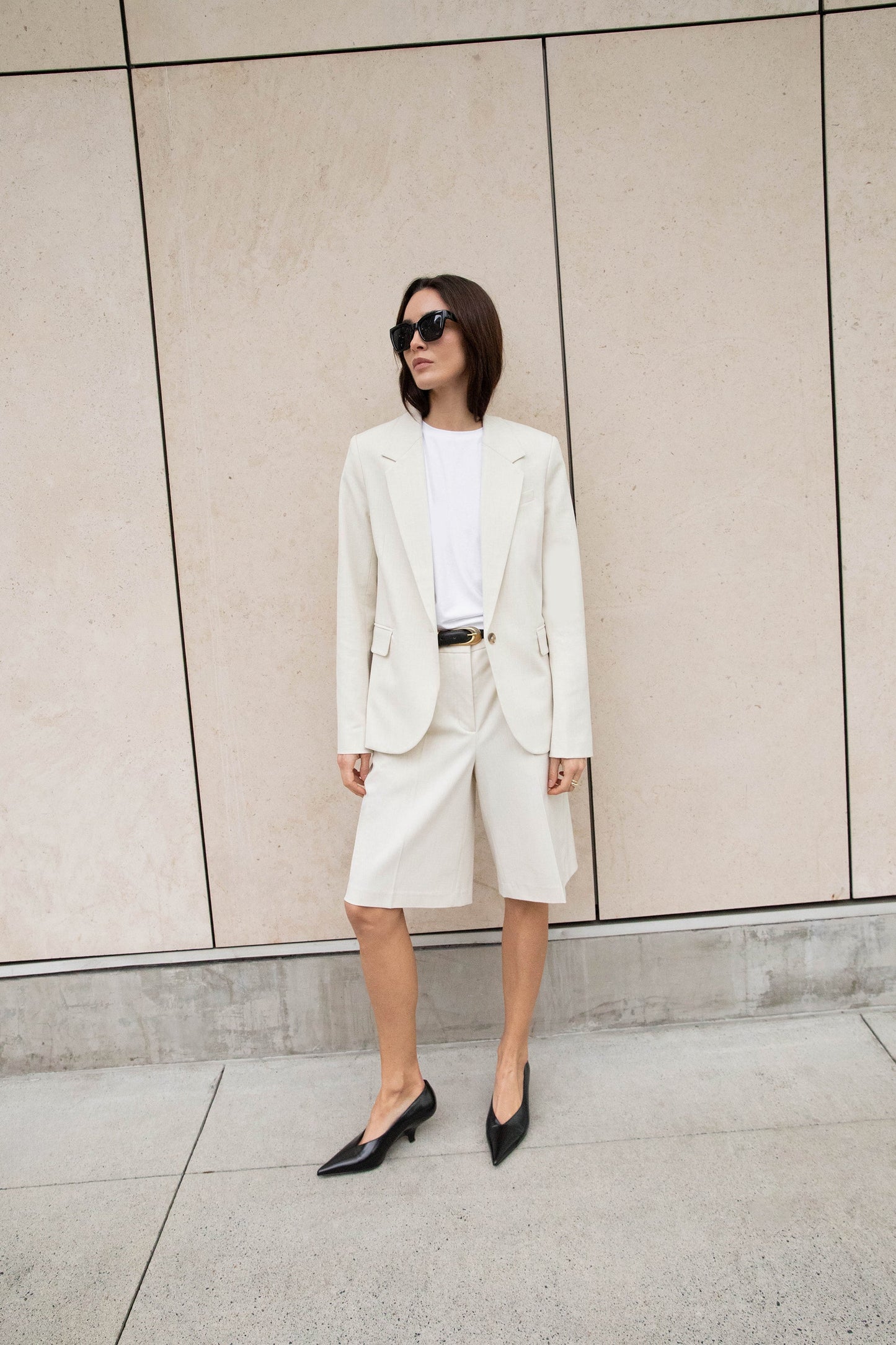 CLASSIC FIT SUITING BLAZER