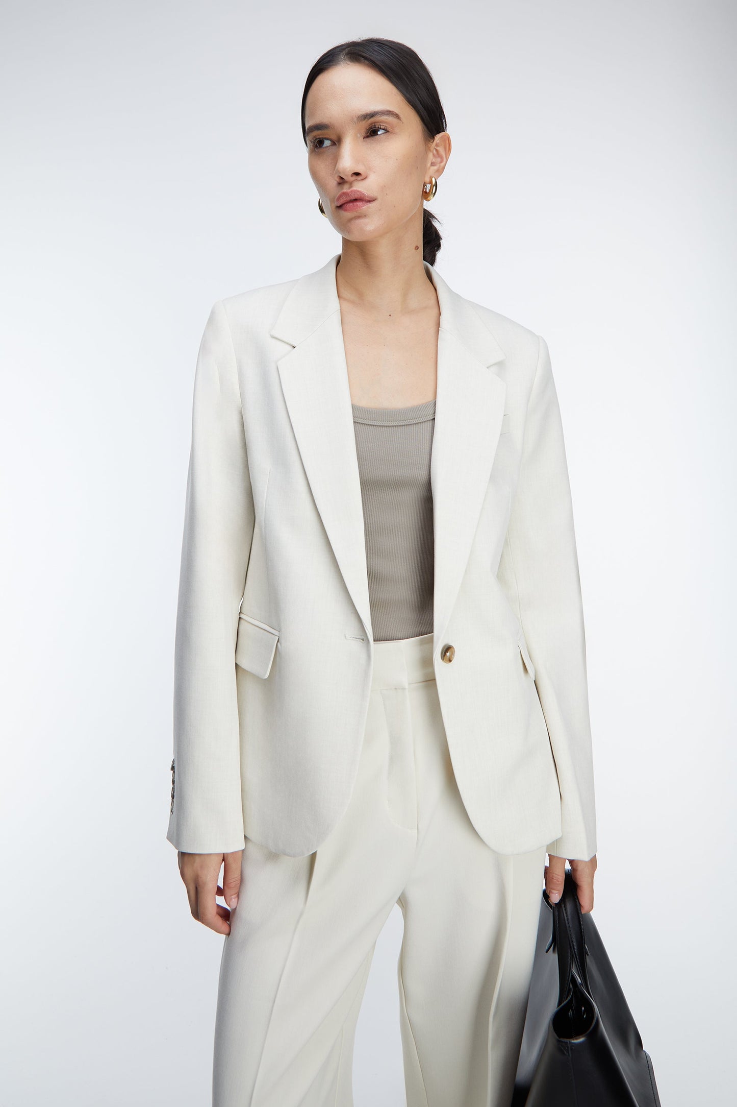 CLASSIC FIT SUITING BLAZER