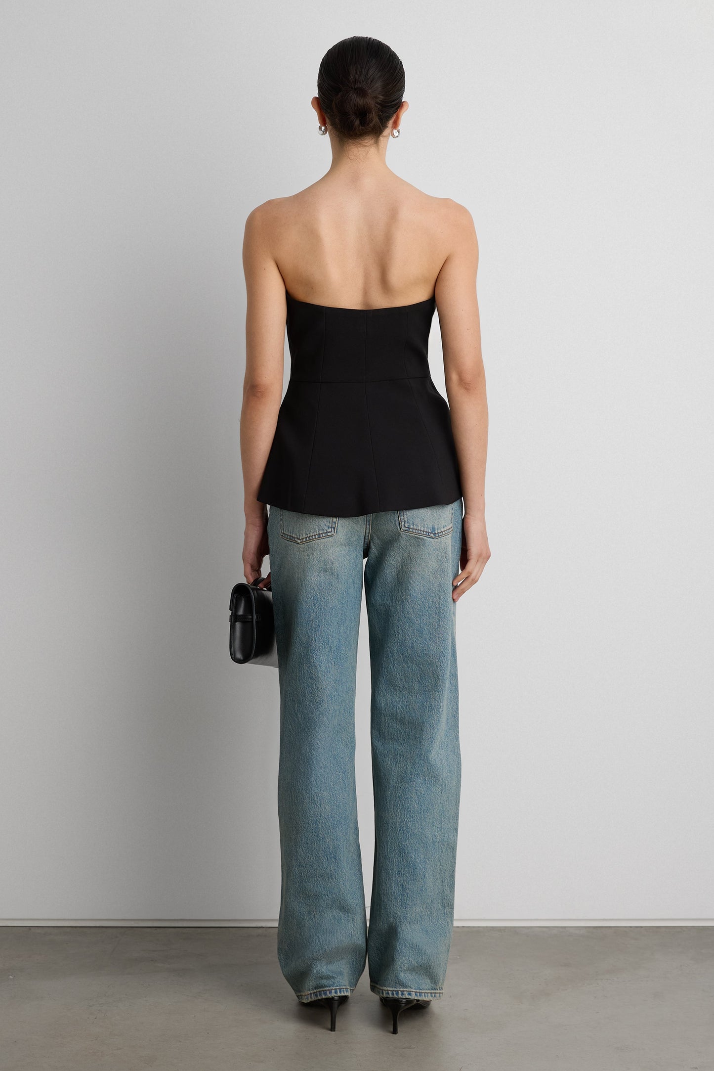 MID-RISE STRAIGHT LEG JEAN