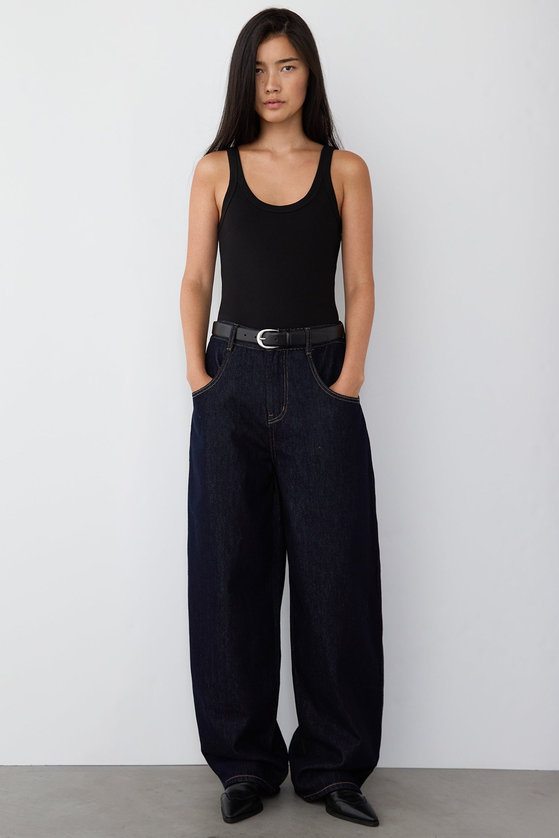 HIGH RISE BARREL LEG DARK BLUE WASH JEAN