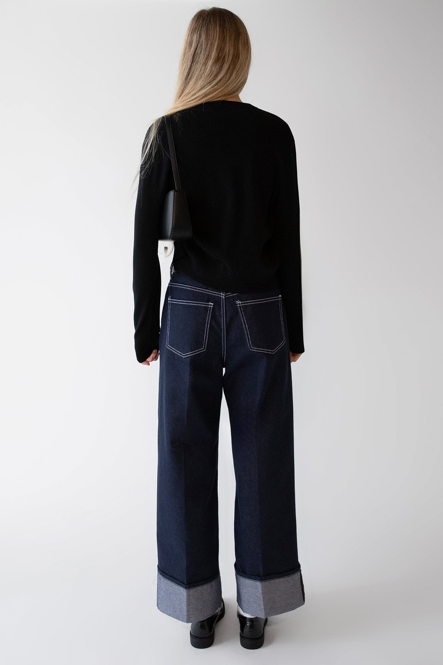 DARK BLUE HIGH-RISE CUFFED JEAN