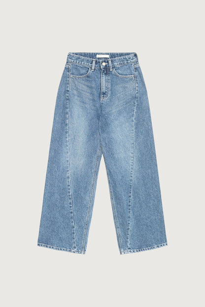 SEAM LINED STRAIGHT LEG JEAN