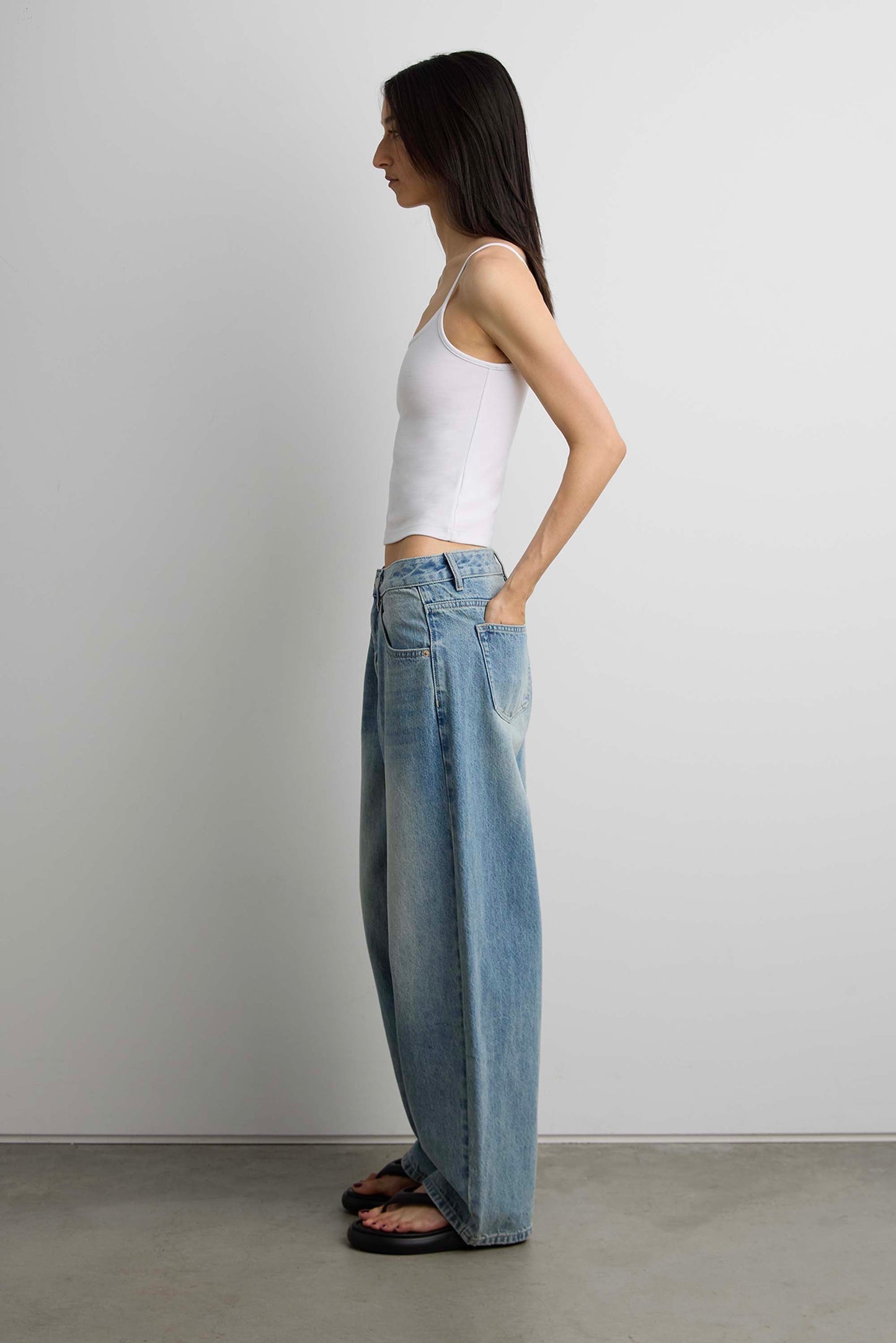 27" CURVE LEG MID RISE DENIM JEAN