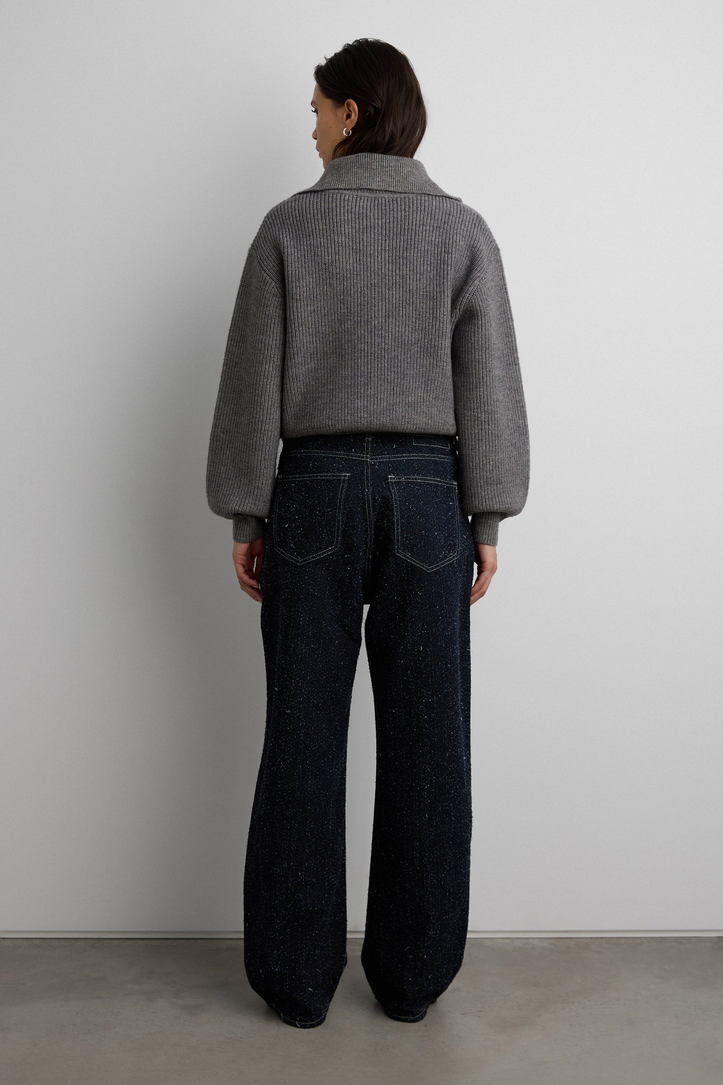 MID-RISE BARREL LEG BOUCLE TEXTURED JEAN