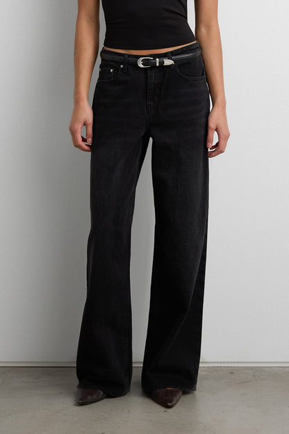 MID-RISE WIDE LEG BLACK WASH JEAN