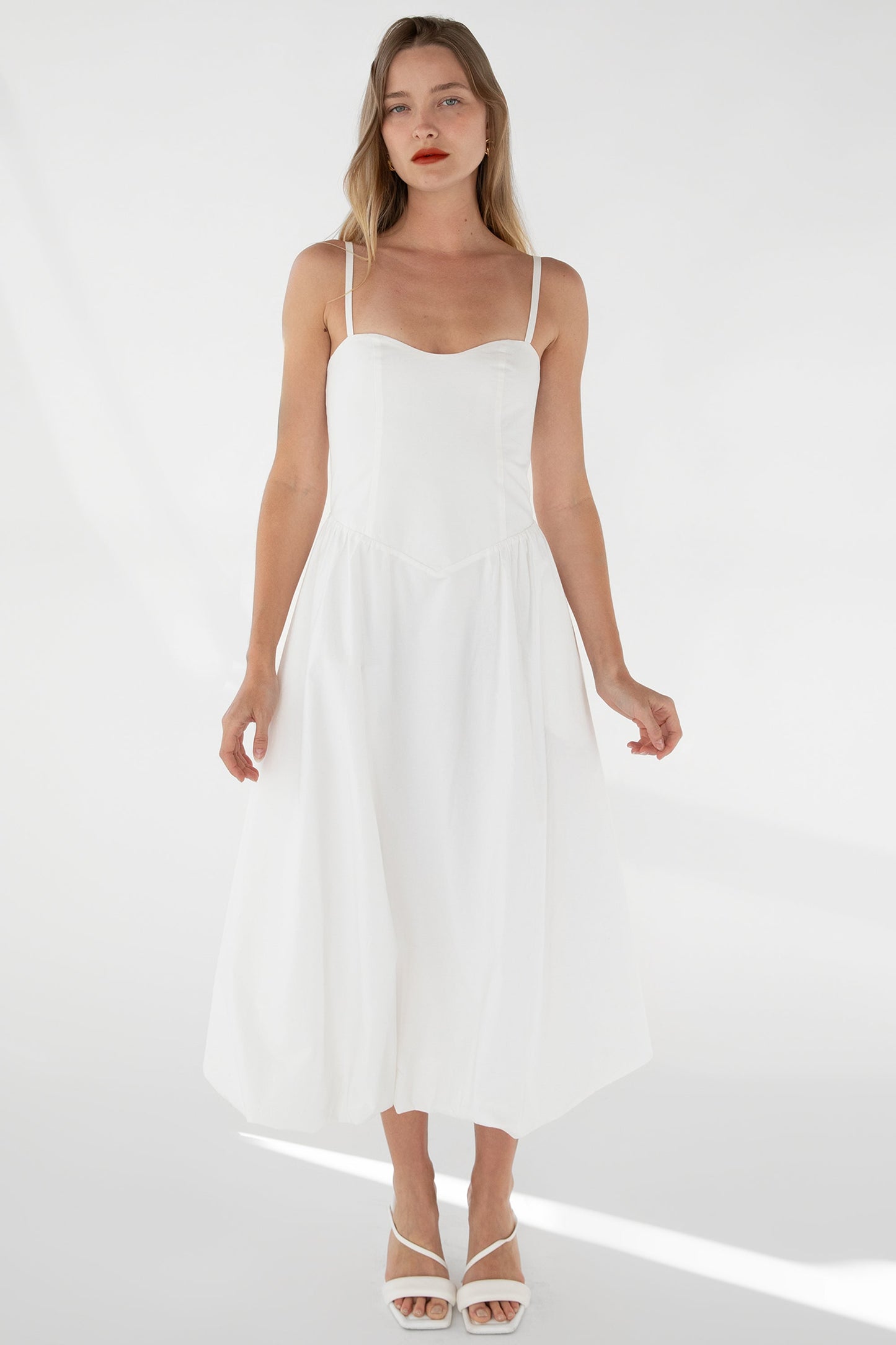 COTTON POPLIN V-WAIST BUBBLE HEM MIDI DRESS