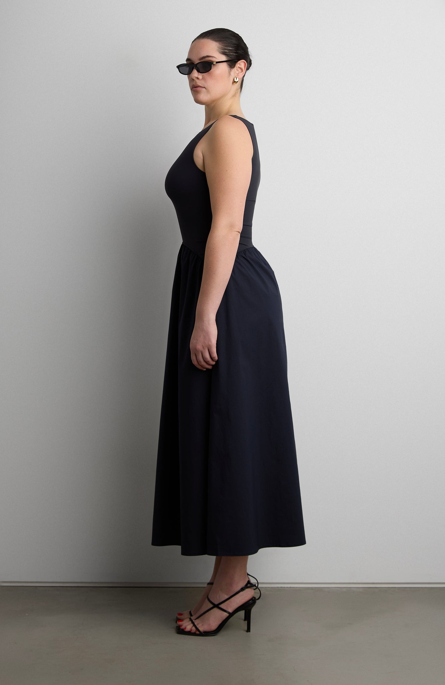 BOAT NECK GATHERED WAIST MIDI DRESS