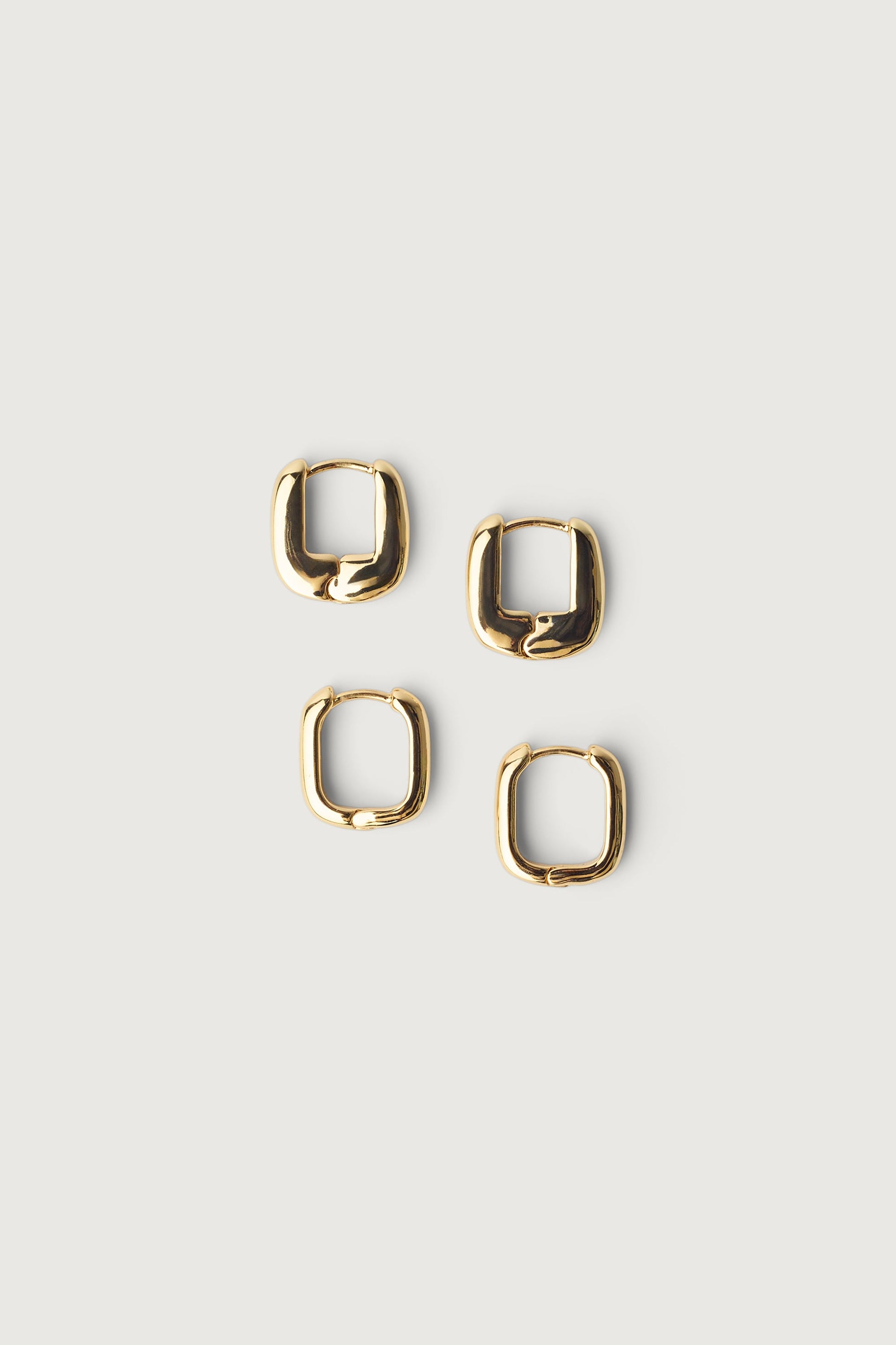 SQUARE HUGGIE EARRING SET