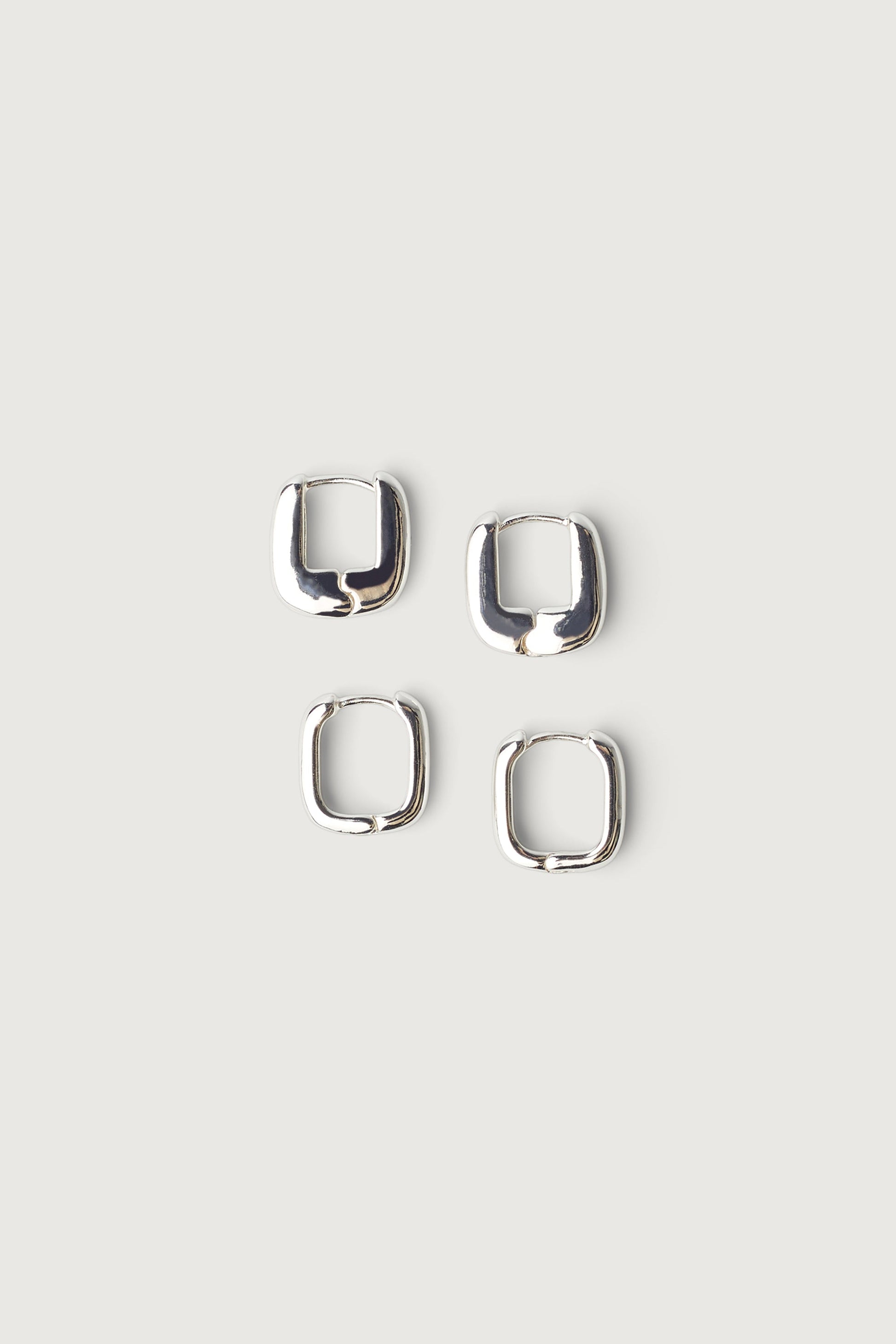 SQUARE HUGGIE EARRING SET