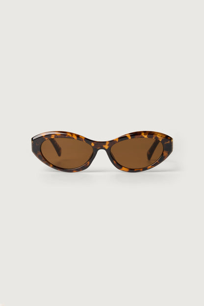 CAT EYE SUNGLASSES