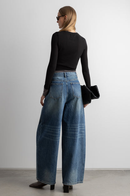 MEDIUM WASH WIDE LEG DENIM JEAN