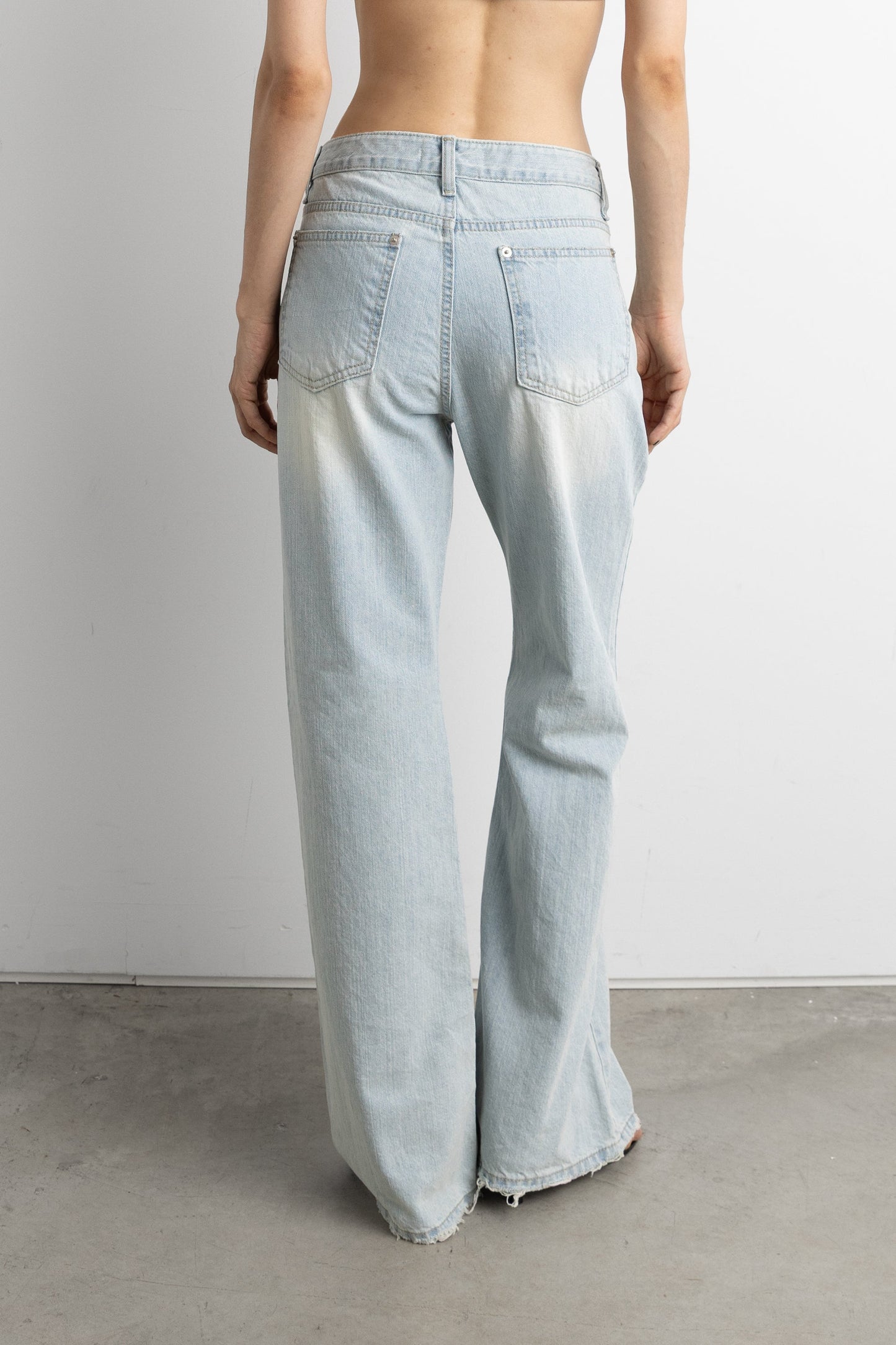 LOW RISE BOOTCUT JEAN