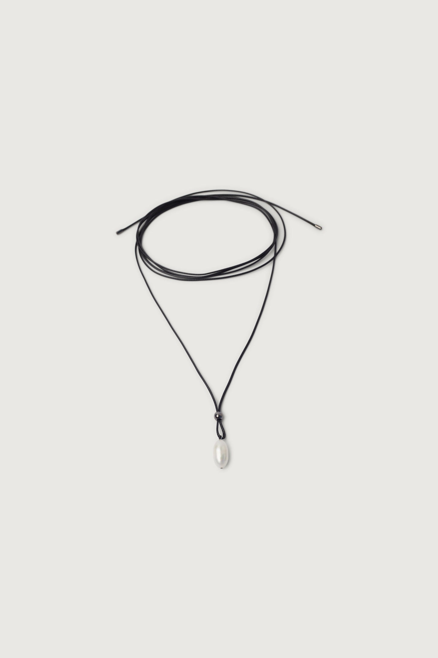 STRING NECKLACE WITH PENDANT