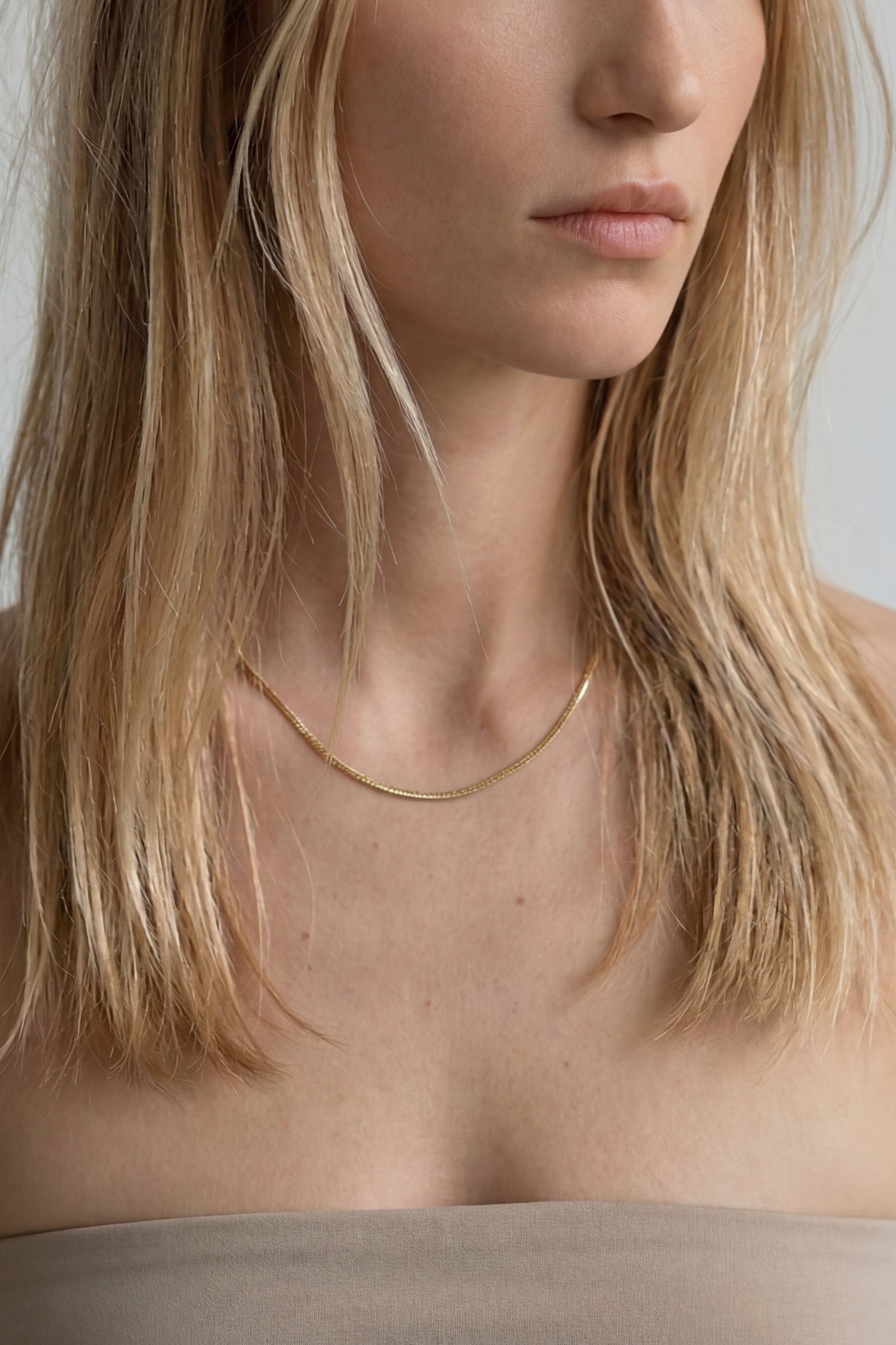THIN SNAKE CHAIN NECKLACE