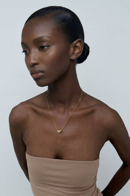 ORGANIC FORM PEBBLE NECKLACE