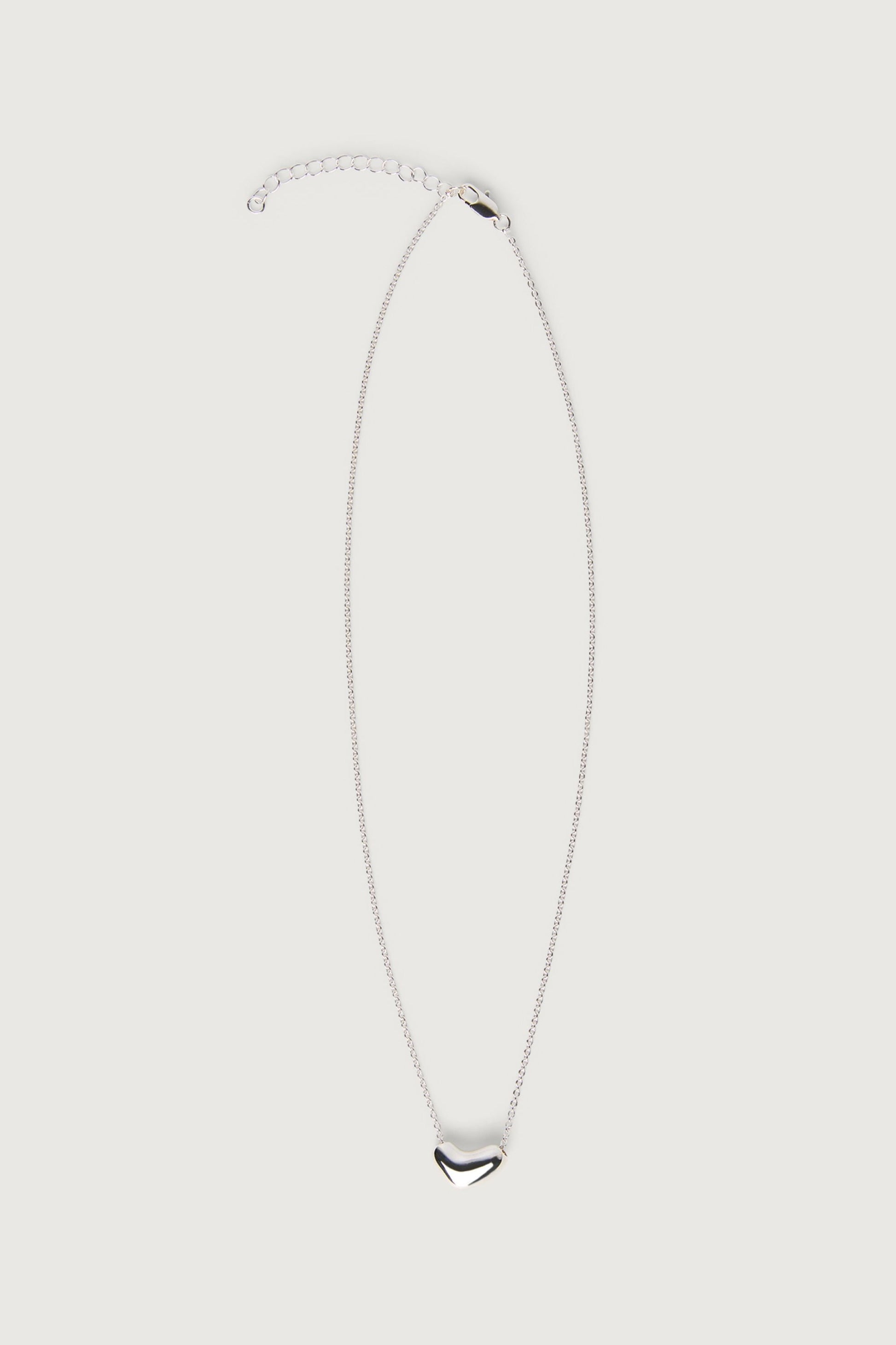 ORGANIC FORM PEBBLE NECKLACE