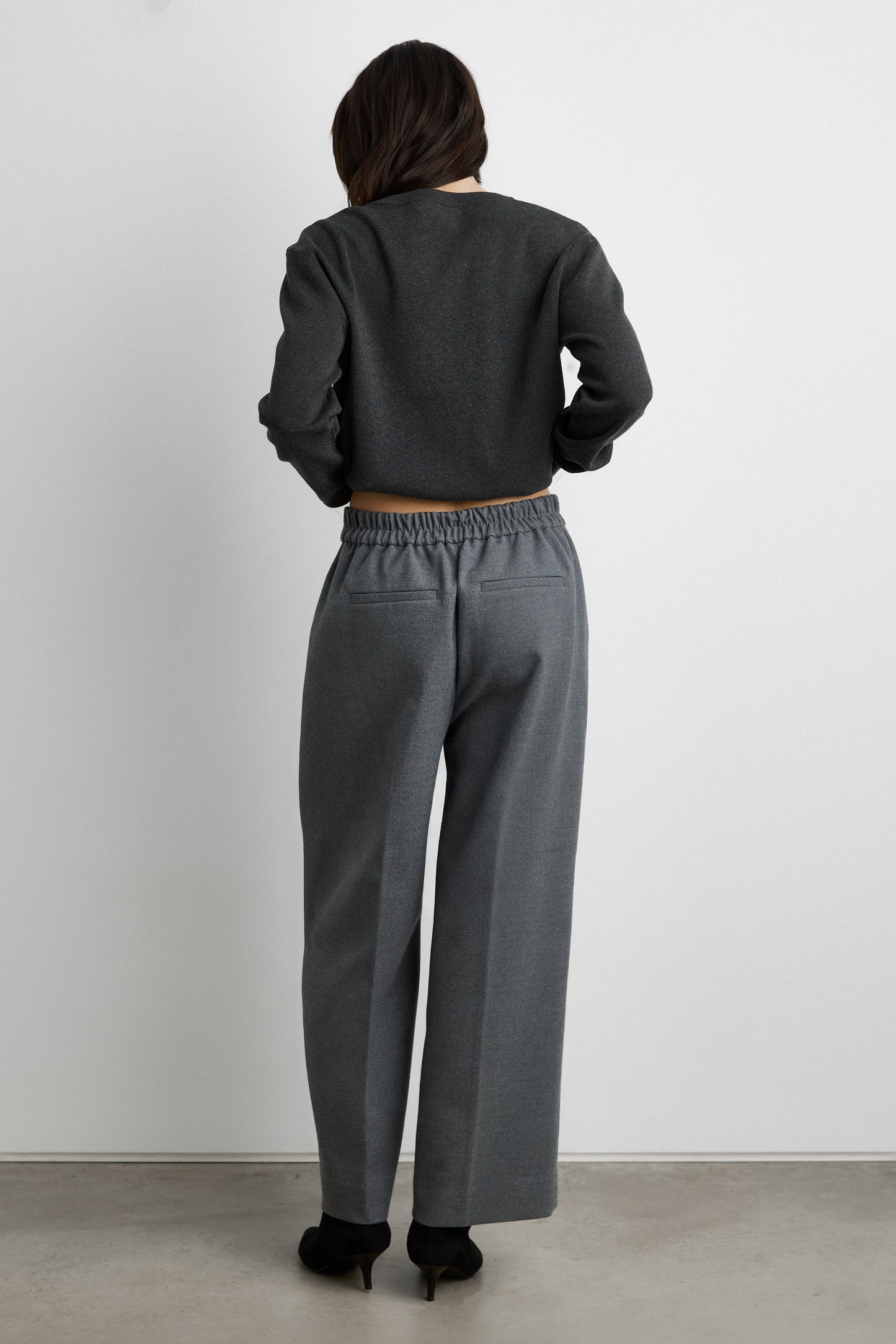 CROPPED HALF ELASTIC WAIST PANT