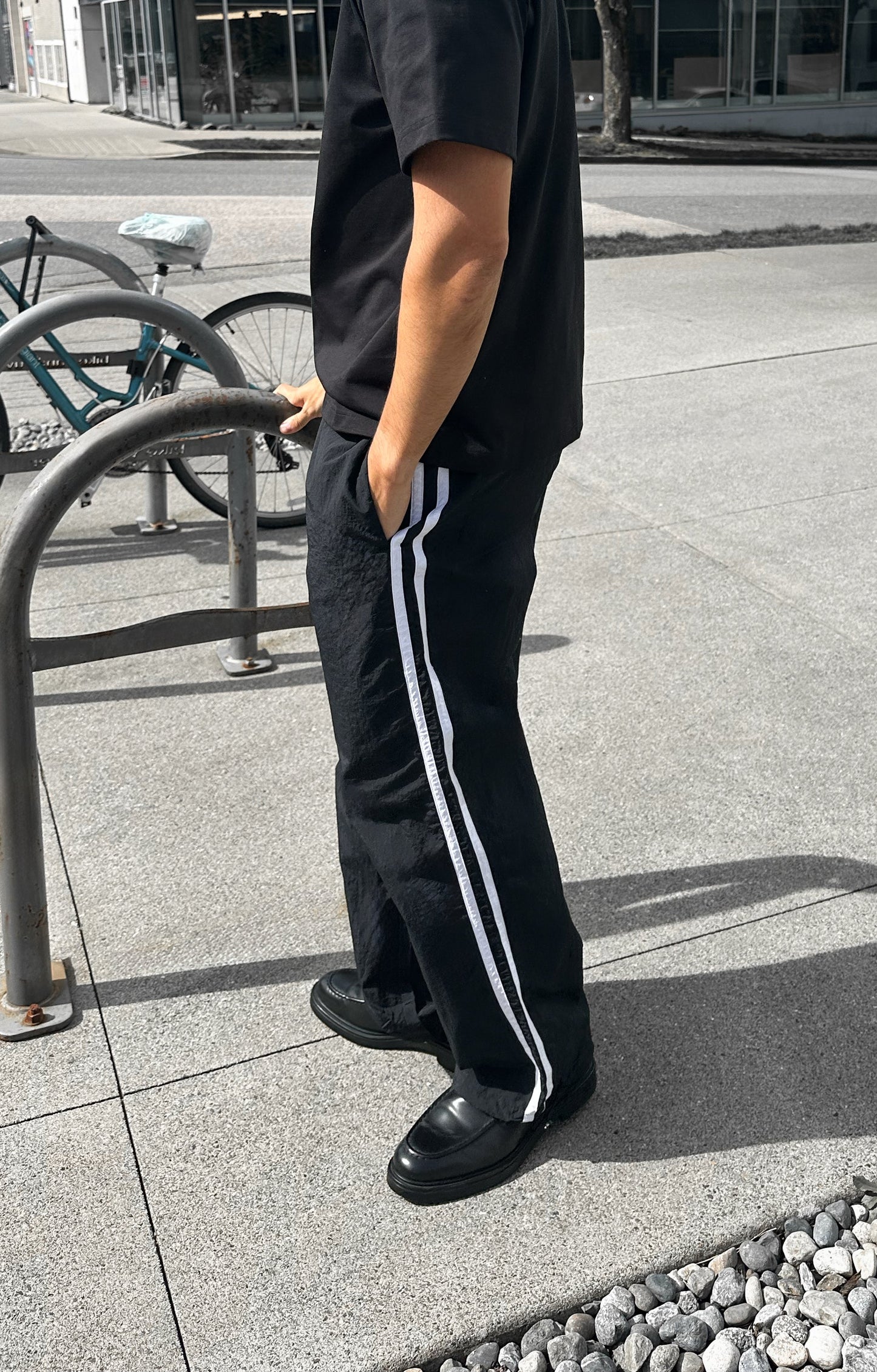 OVERSIZED TRACK PANT